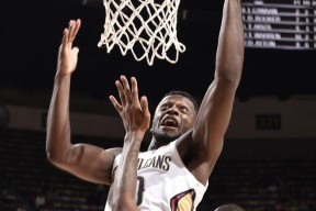 包含Ning迎来五赛季高光表现，湖人球迷沸腾！的词条