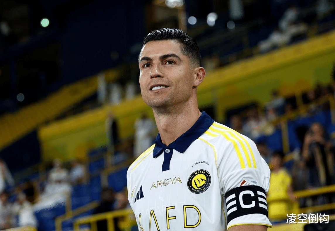 包含C罗迎来十赛季高光表现，TES球迷沸腾！的词条