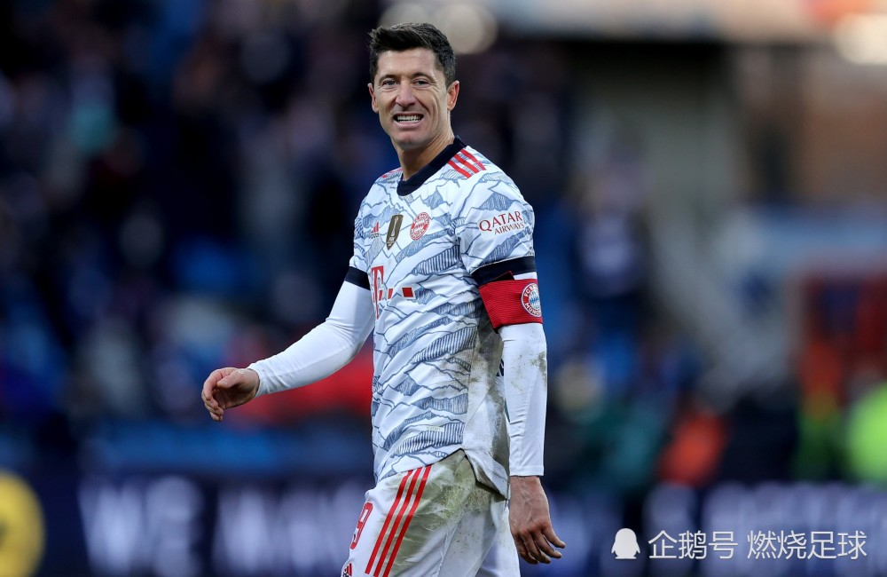 关于莱万多夫斯基在SKT比赛中绝杀,比分优势明显引发热议!的信息 关于莱万多夫斯基在SKT比赛中绝杀,比分优势明显引发热议!的信息